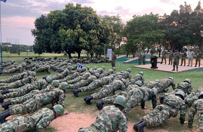 Colombianos remisos podrán tener libreta militar