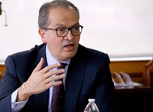 Dura advertencia del Procurador a contratación relacionada con COVID-19