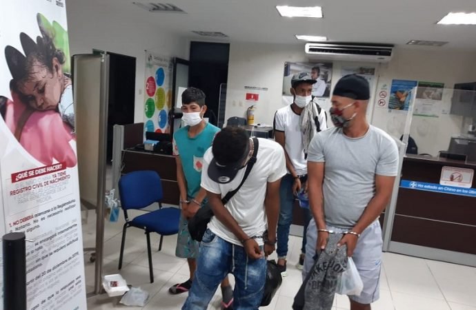 Deportados 4 venezolanos por mala conducta