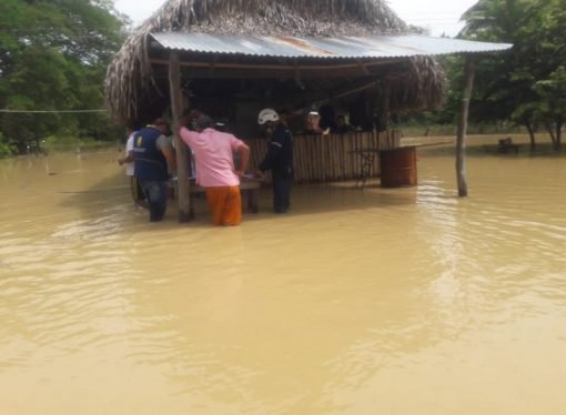 Ayudas humanitarias a familias afectadas por la lluvia en Maní