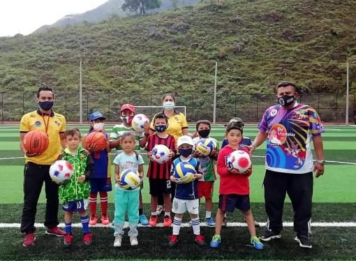 Escuelas de formación deportiva del municipio de la Salina recibieron dotación