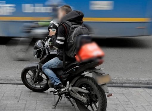 Domiciliarios en moto no podrán llevar parrillero, ordena Alcaldía de Bogotá