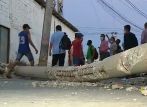 Mujer muere tras caerle un poste encima en Barranquilla
