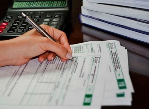 Reforma tributaria: quienes ganen desde $2 millones al mes comenzarían a declarar renta