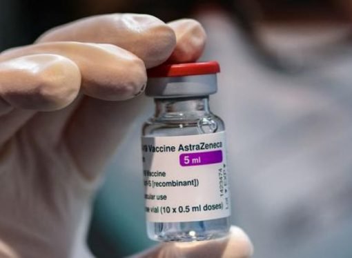 Vacuna de AstraZeneca presenta más beneficios que riesgos: OMS
