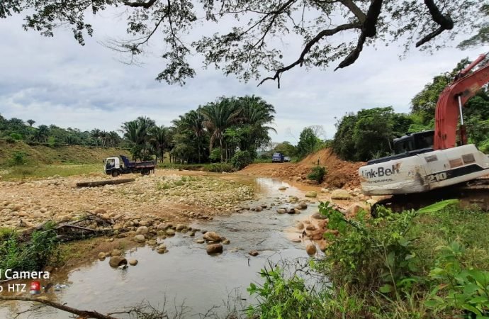 Rehabilitación de la vía a la vereda Luis del Aricaporo  en Hato Corozal