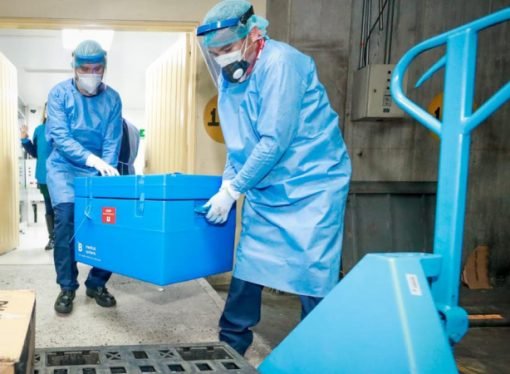 Este fin de semana llega el primer lote de vacunas covid para privados