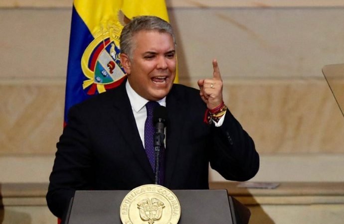 CRÓNICA DE GARDEAZABAL, NO VE, PERO TAMPOCO OYE