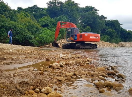 Obra para prevenir inundaciones derivadas del río Chire, en comunidades campesinas de Hato Corozal