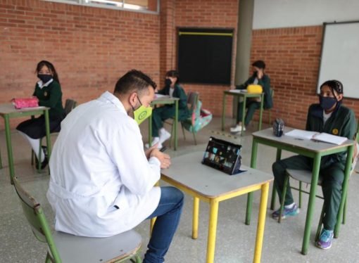 Alcaldesa Bogotá destaca regreso masivo de maestros y maestras a la presencialidad