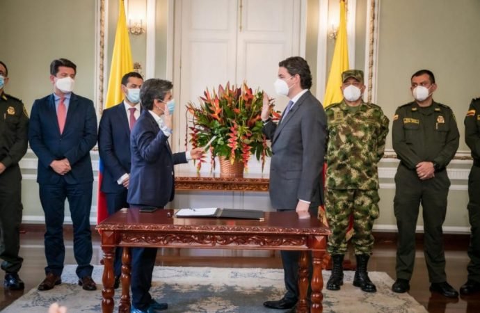 Alcaldesa posesionó a Aníbal Fernández de Soto como secretario de Seguridad