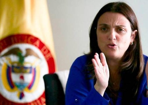 CRÓNICA DE GARDEAZÁBAL, CONTRATANDO SOSPECHAS