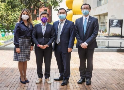 Bogotá busca producir sus propias vacunas contra el covid