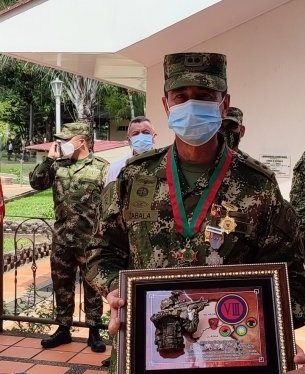Atentado con carro bomba en Paz de Ariporo fue planeado desde Venezuela, según saliente comandante de la VIII División