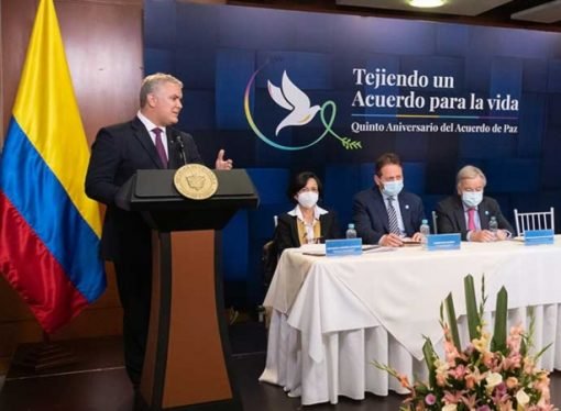Uribe y Santos se pronunciaron por 5 años del Acuerdo de Paz