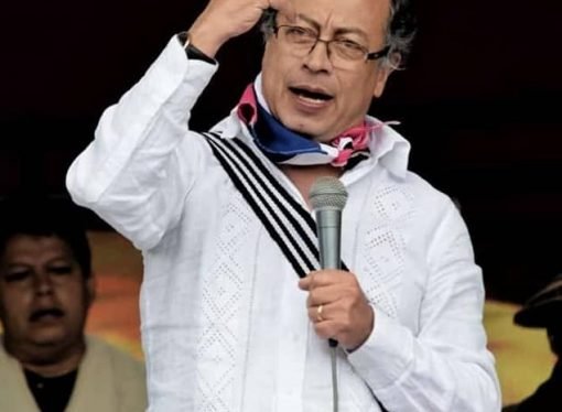 CRÓNICA DE GARDEAZÁBAL, EL FUTURO ANACRÓNICO DE PETRO