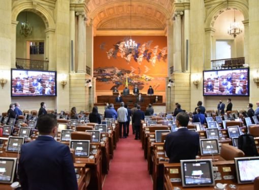 A dos debates de aprobarse recorte de vacaciones de congresistas