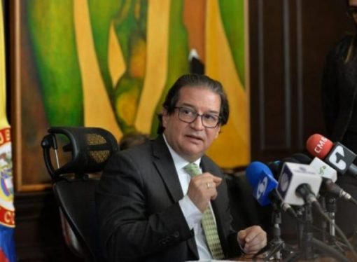 A un debate para reglamentar los insumos agropecuarios