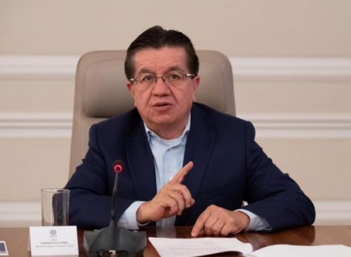 70% de vacunación no es suficiente ante cuarto pico: Minsalud