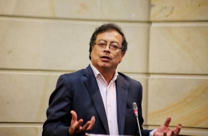 Petro insiste en reunión de Pacto Histórico y C. Esperanza