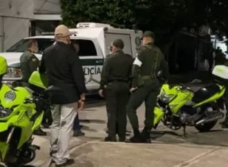 hombre asesinó a su pareja e hijastro e intentó suicidarse