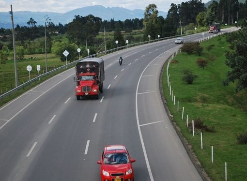 CRÓNICA DE GARDEAZÁBAL, NUESTRAS CARRETERAS VALEN HUEVO