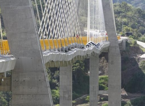 CRÓNICA DE GARDEAZÁBAL, EL PUENTE SÍ ES UN ACORDEÓN