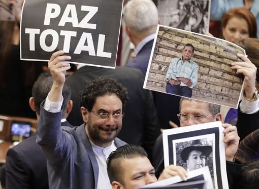 ¿MUNICIPIOS Y DEPARTAMENTOS DEBEN APORTAR ECONÓMICAMENTE A PAZ TOTAL?