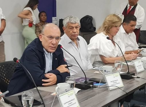 ROY DISPARA CON REGADERA, CRÓNICA DE GARDEAZÁBAL