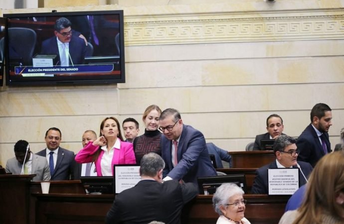 ¿MINISTROS ARRUINARON INTENTO DE RECONCILIACIÓN DE PETRO CON EL CONGRESO?