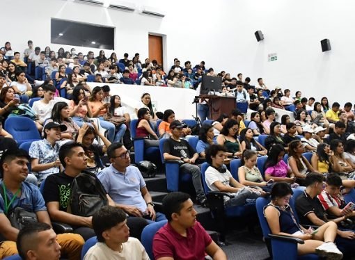 Sigue aumentando el número de estudiantes en la Unitrópico