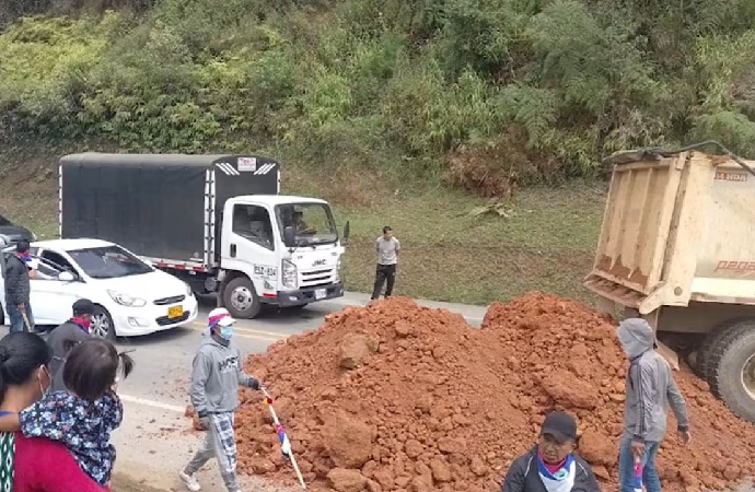 BLOQUEOS, PURA JODA DE MINORÍAS, Crónica de Gardeazábal