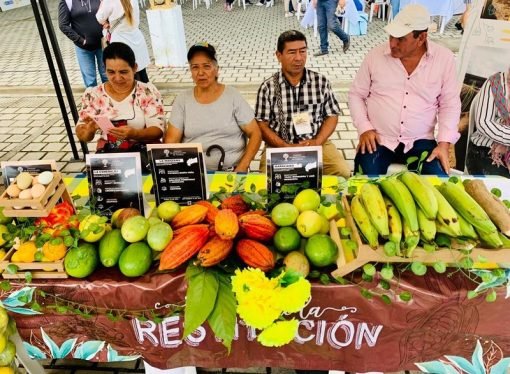 Feria Campesina y de la Resiliencia con productos de restitución