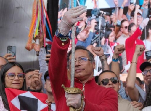 EMPUÑANDO LA ESPADA, Crónica de Gardeazábal