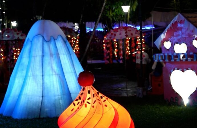 El Morro celebra el inicio de la Navidad con un alumbrado lleno de arte y tradición